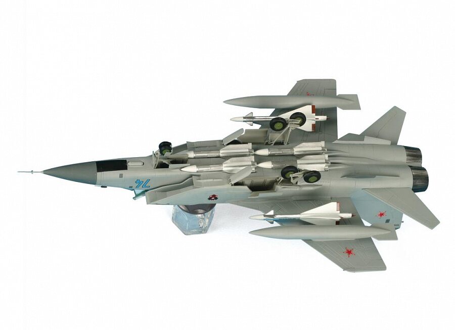 

Сборная модель Zvezda Советский истребитель-перехватчик МиГ-31 1:72 119 деталей, Разноцветный