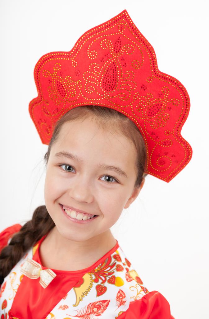 

Кокошник Красна-Девица, Красный